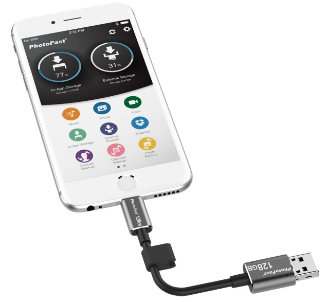 MemoryCable-stores-up-to-128GB-of-content-fro-your-iPhone1