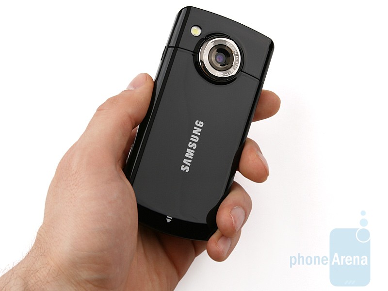 Samsung-OMNIA-HD-Review-Design-06