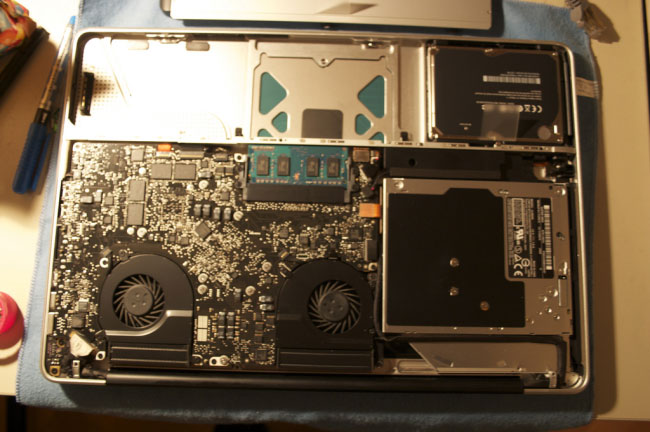 inside-an-open-macbook-pro