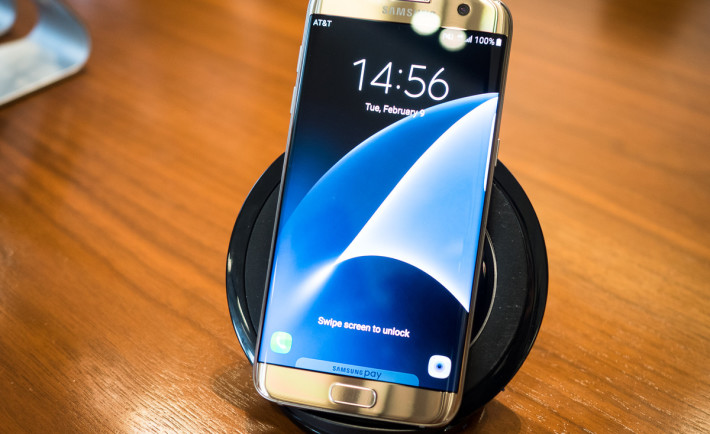 samsung-angled-wireless-charger-710x434